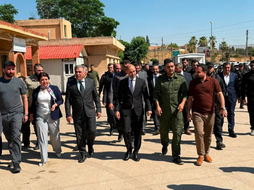 Hasakah Governor inspects Nusaybin Border Crossing in Qamishlo
