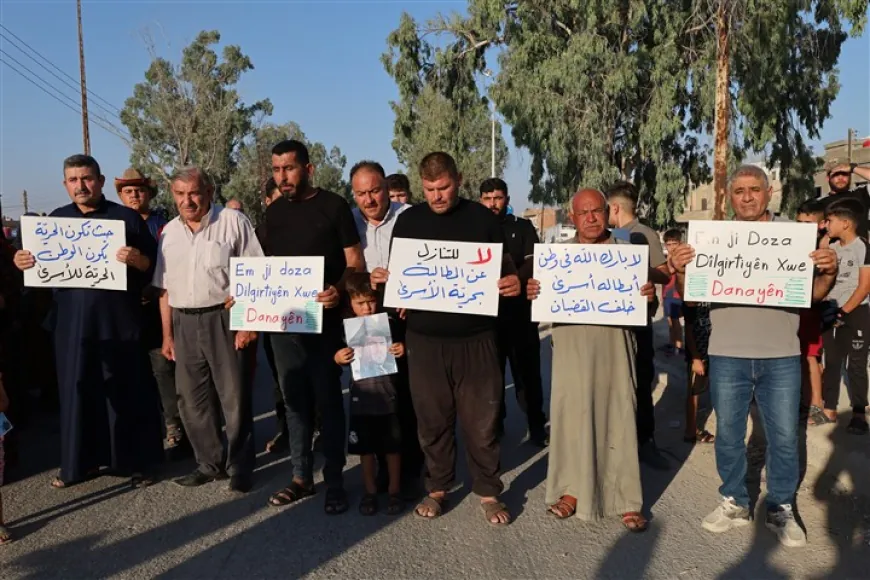 protest held by families of prisoners in Tal Tamr for release of their children