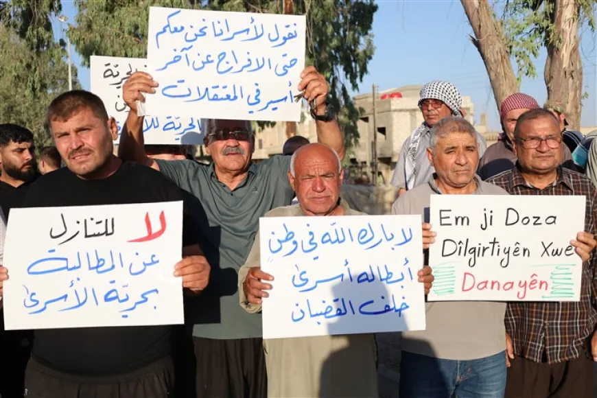 protest held by families of prisoners in Tal Tamr for release of their children