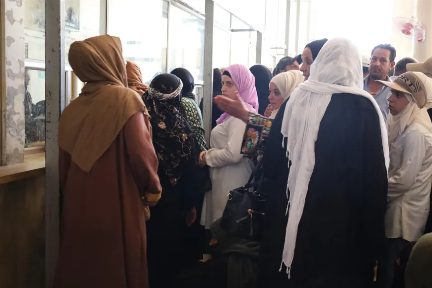 Crowds in Hasakah as deadline for exchanging old Syrian banknotes approaches