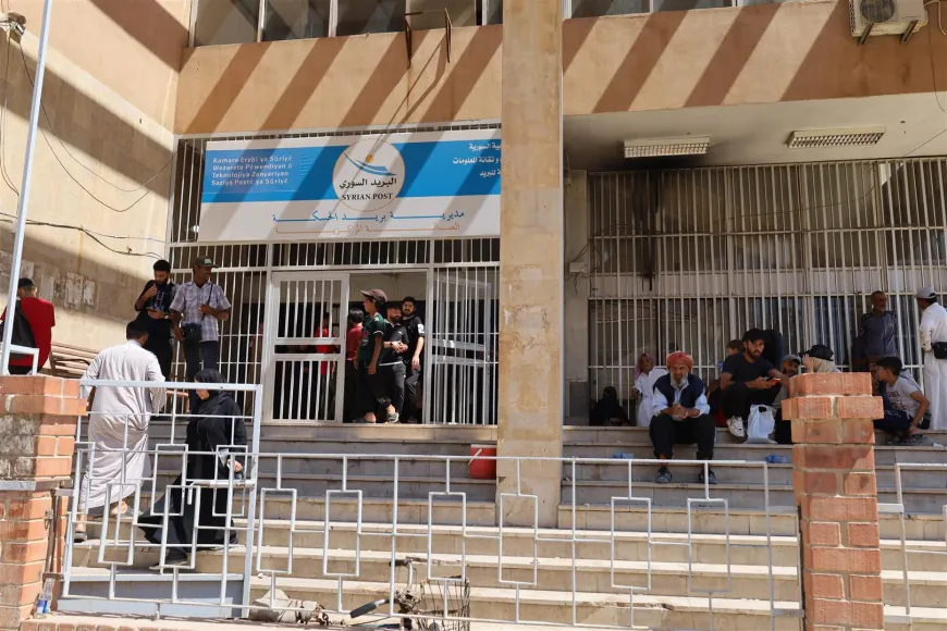 Crowds in Hasakah as deadline for exchanging old Syrian banknotes approaches