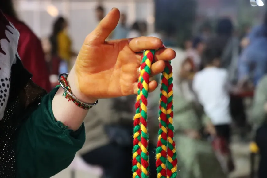 From thread to braids in green, red, yellow 