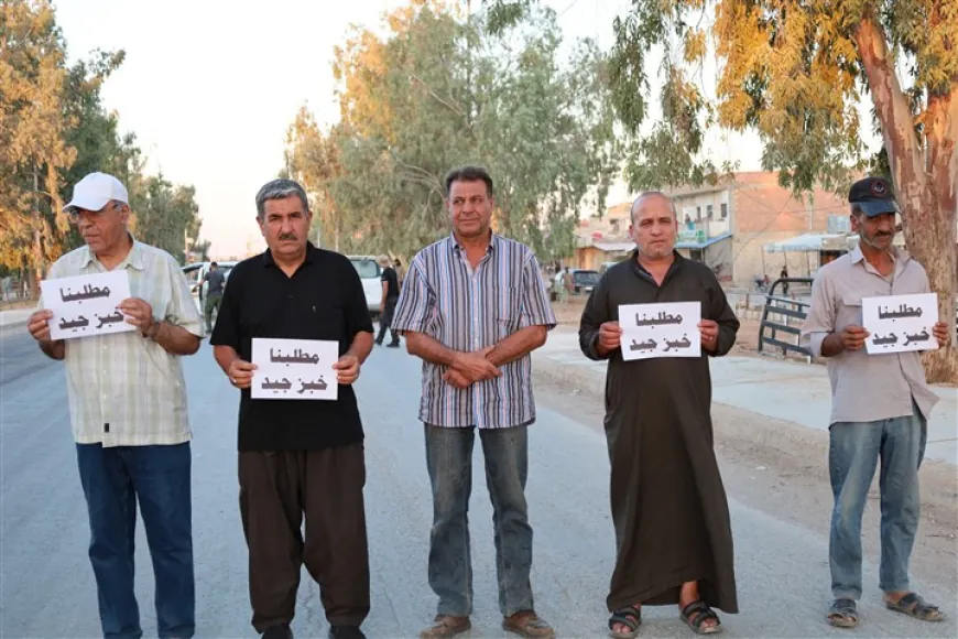 Tel Tamr residents protest rising prices and poor services