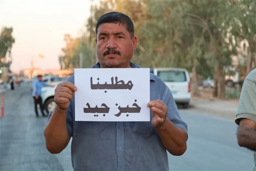 Tel Tamr residents protest rising prices and poor services