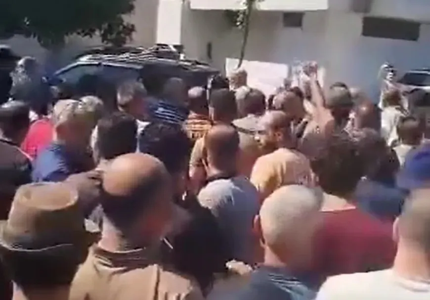 truck drivers stage sit-in at Latakia Port in protest against “Special Receipts"; loading procedures