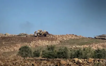 Israeli forces shell, advance near Beit Jinn in Damascus countryside