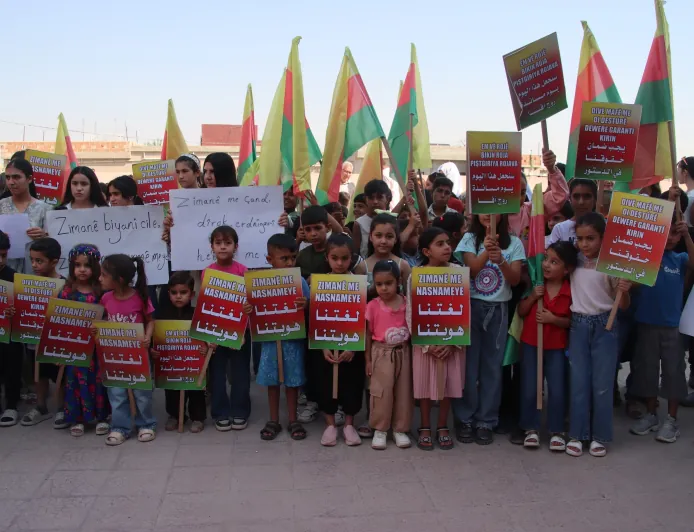 Sit-in in Derik, protest in Amuda against restrictions on Kurdish education
