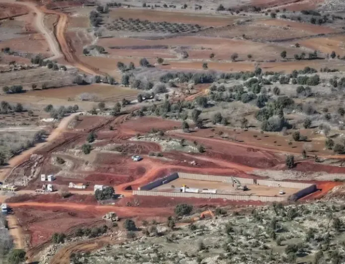 Israeli Forces set up checkpoint in Quneitra after shelling Daraa