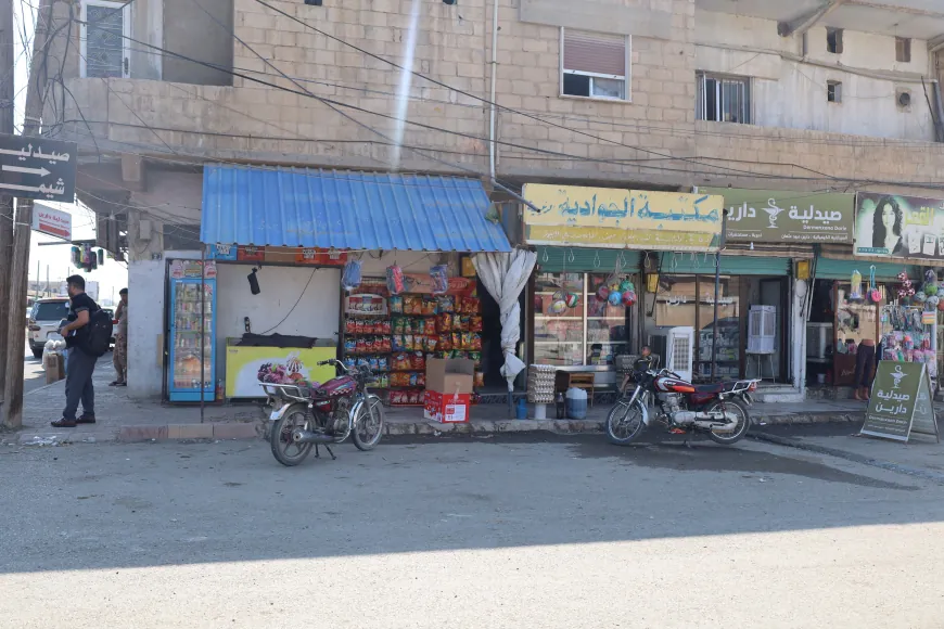 Residents of Jal Agha call for sidewalks to be cleared; traffic to be organized in city