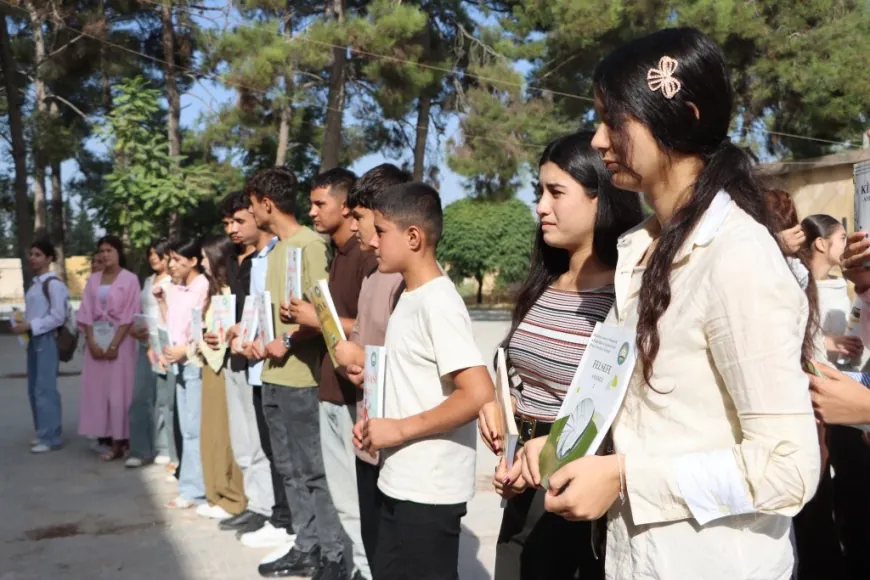Kobani student refuse to attend school in protest against decision of Education Ministry 