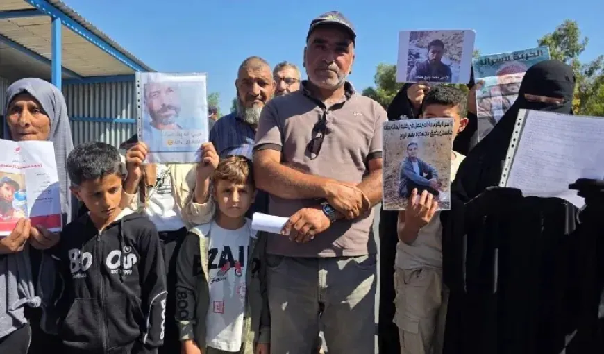 Families of Syrian detainees protest in Quneitra