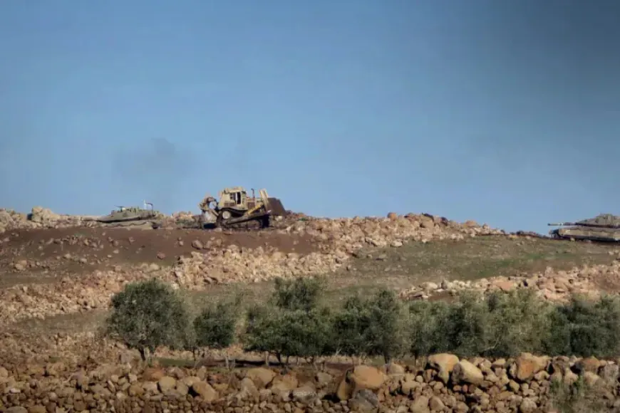 Israeli forces shell, advance near Beit Jinn in Damascus countryside