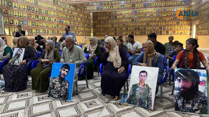 Abdi meets families of detainees, missing, martyrs