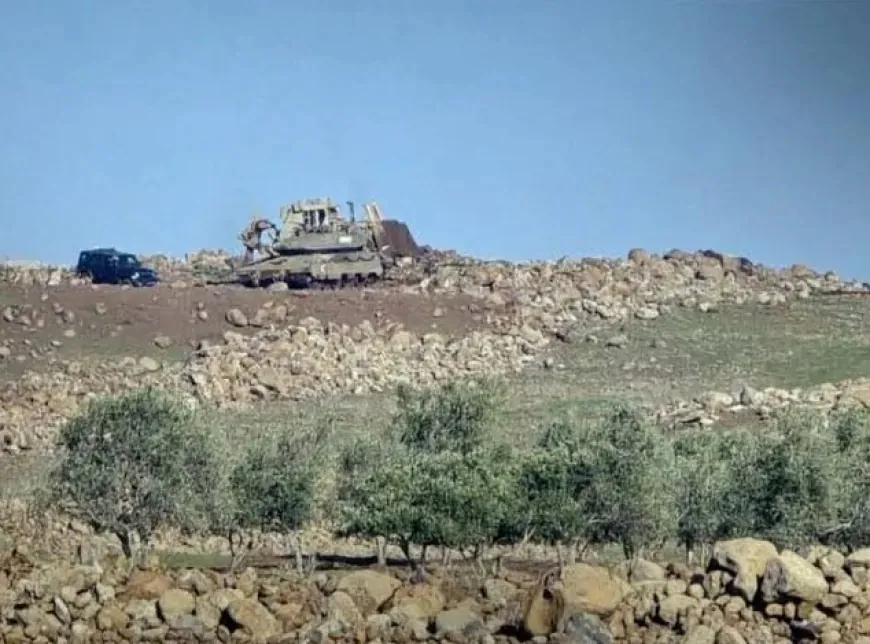 Israeli Forces shell outskirts of Hamidiyah in Quneitra Countryside