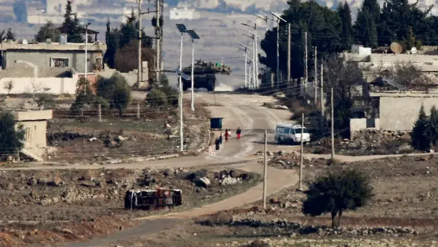 Israeli forces set up checkpoint and restrict movement of passers-by in Daraa countryside