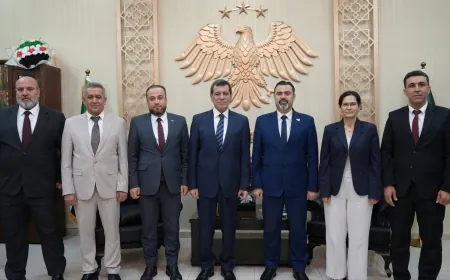Mazloum Abdi discusses implementation of Kurdish language decree with education minister