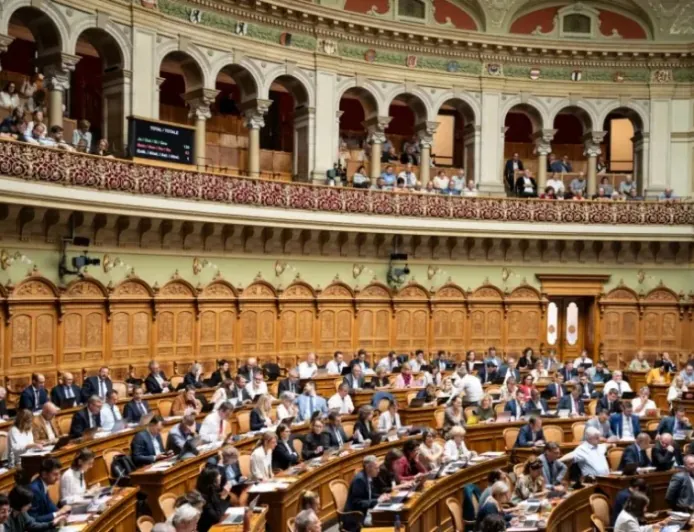 Swiss Parliament approves plan to review Syrians’ protection status