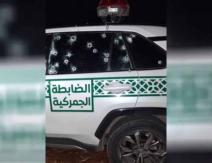 Two customs police officers injured in Daraa