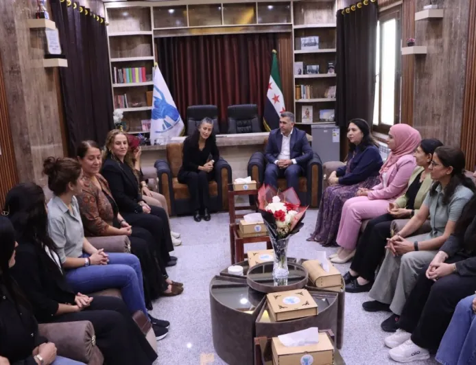 Northern Kurdistan’s delegation visits Kobani institutions, receives symbolic gifts