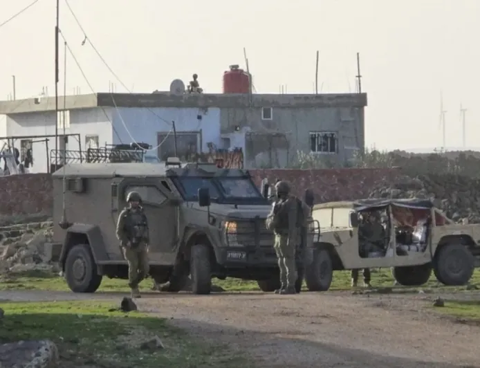 Israeli forces arrest three people in Quneitra countryside
