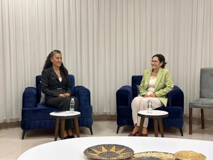 Ilham Ahmed receives delegation from municipalities in N. Kurdistan
