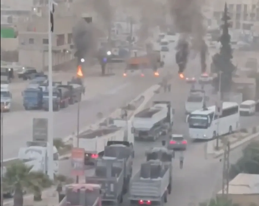 Protesters block Damascus–Baghdad highway with burning tires in Dumayr