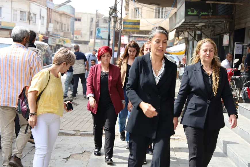 Bakur Kurdistan delegation visits Institutions and YPJ in Hasakah