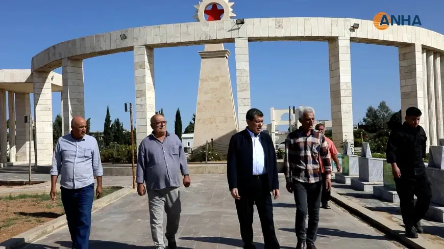 Mazloum Abdi visits shrine of martyr Ismail in Amuda