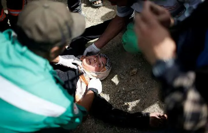 2 palestinos muertos y 50 heridos en enfrentamientos en Gaza