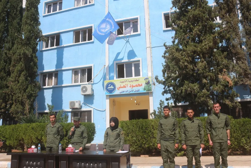 Curso de graduación de las Fuerzas de Seguridad Interna en Manbij