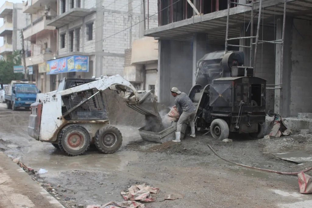 Con seguridad y estabilidad... renacimiento significativo de la construcción en Manbij
