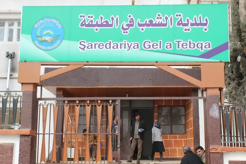 Grandes logros para el municipio popular en al-Tabqa desde la liberación