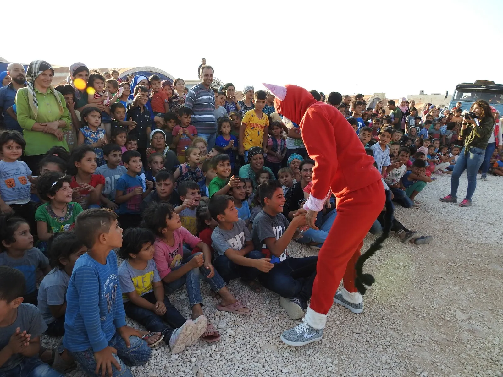 Celebración para niños de Afrin organizada en el campamento de Berxwedan