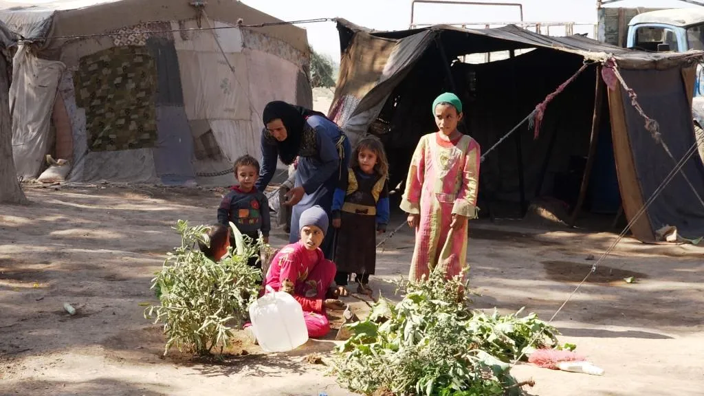 Personas desplazadas en la campiña de al-Raqqa necesitan ayuda