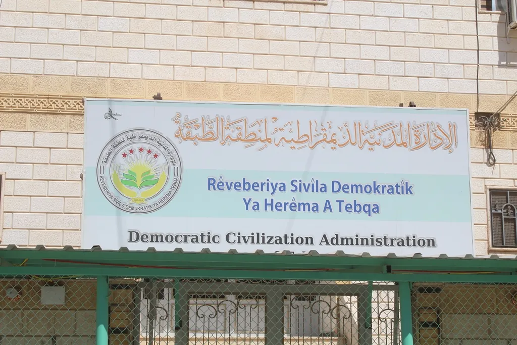 Simposio sobre el cáncer de mama celebrado en al-Tabqa