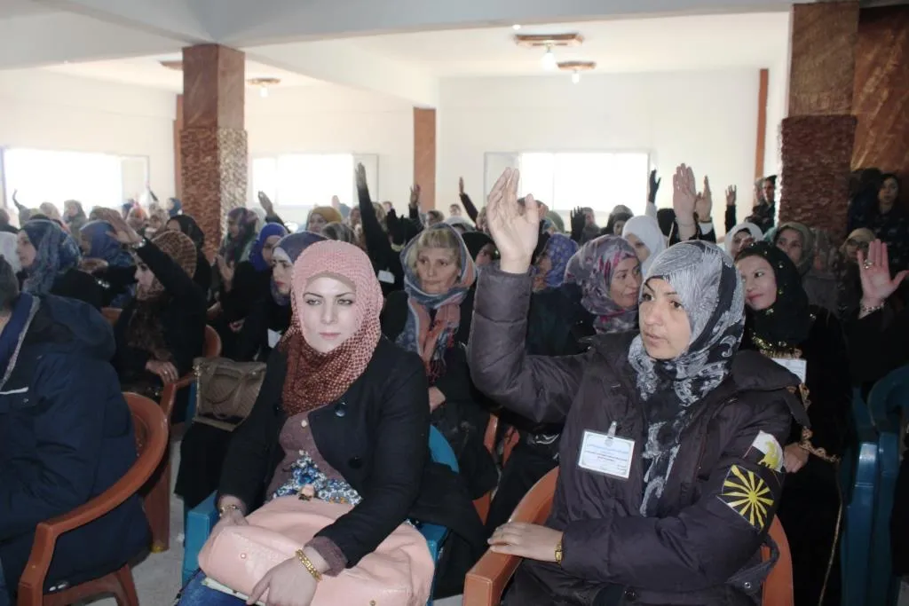 Las mujeres de Al-Raqqa un año después de liberarse de la oscuridad de IS -3