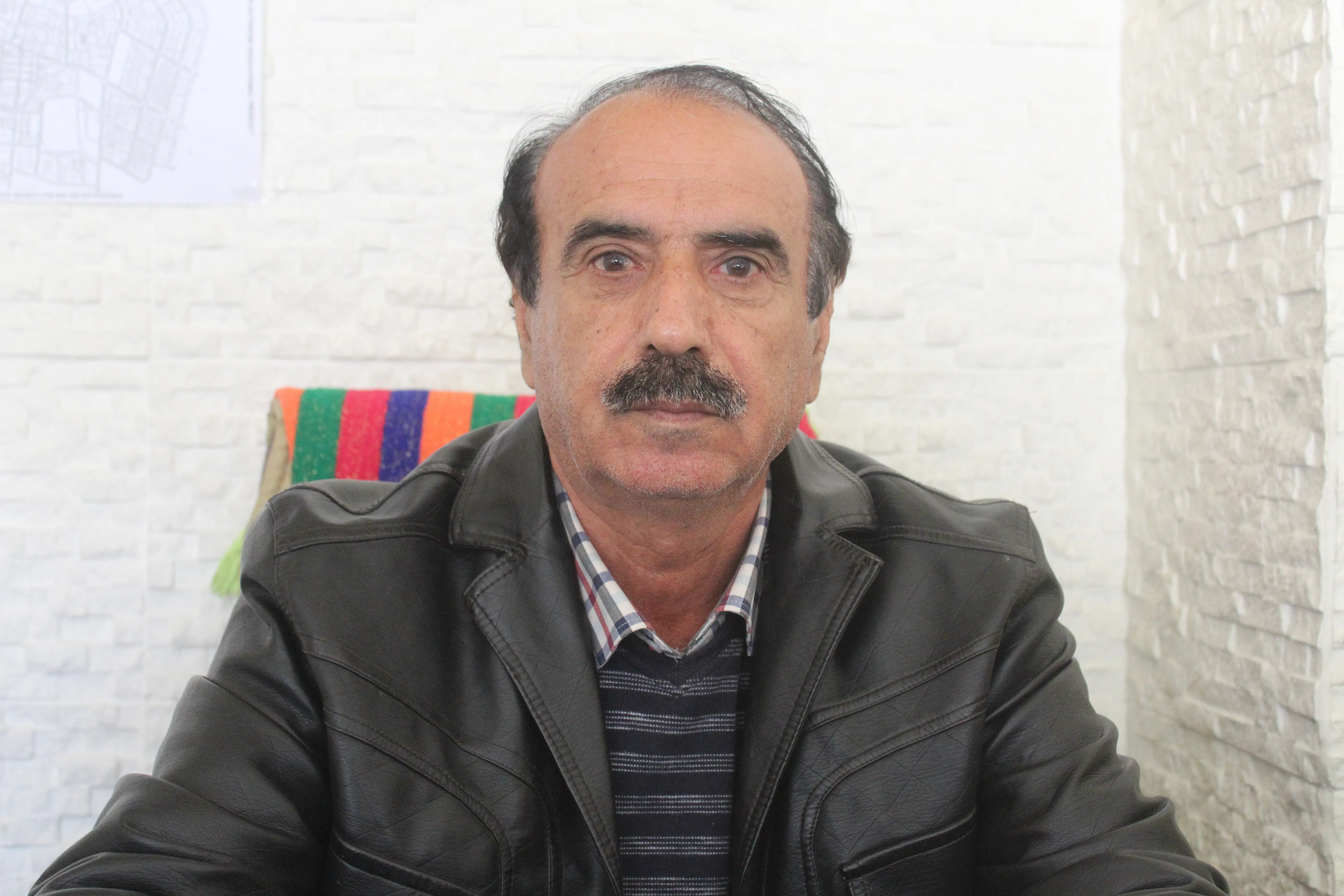 Crítico y escritor kurdo: es necesario organizar la casa kurda y celebrar el Congreso Nacional de Kurdistán