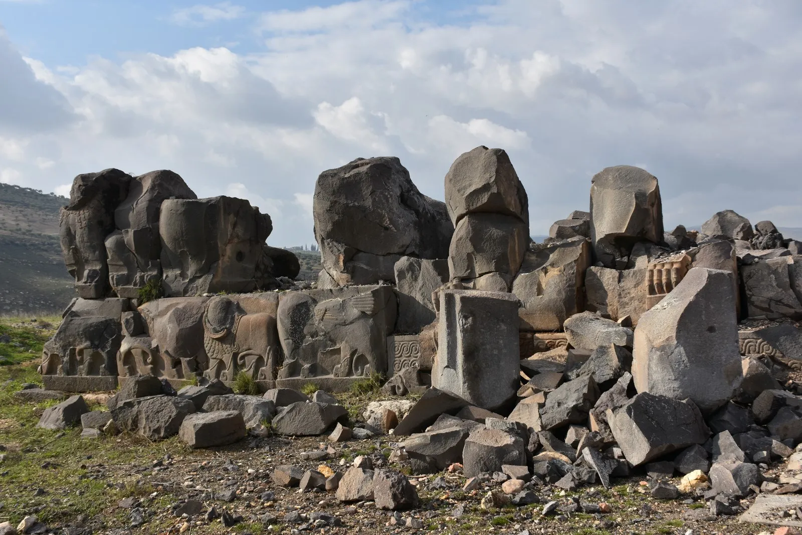 Un año después de los ataques, esto es lo que hizo la ocupación turca contra los monumentos de Afrin