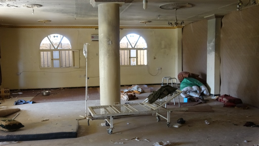 Escenas del hospital al-Sousse, que se convierte en hospital de campaña