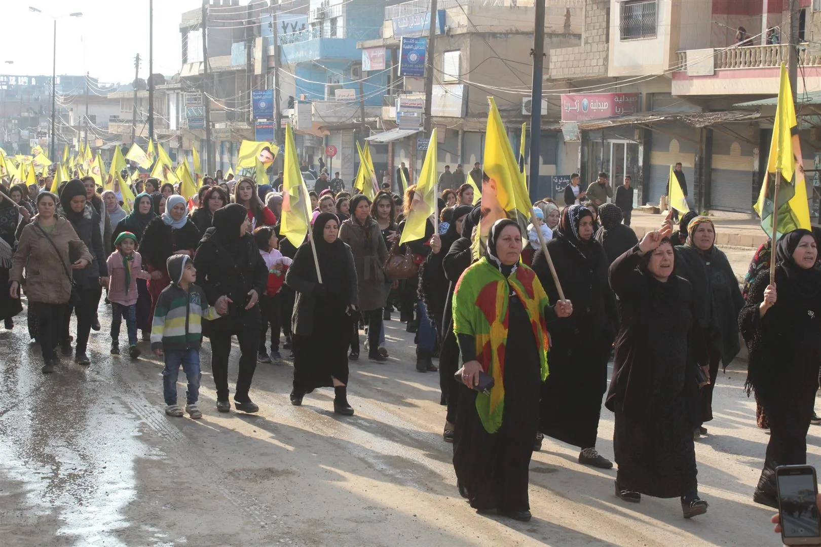 Demos en Rojava y Europa denunciando conspiración internacional
