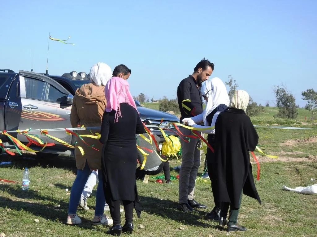 AL-Raqqa se prepara para celebrar en el día de Newroz.