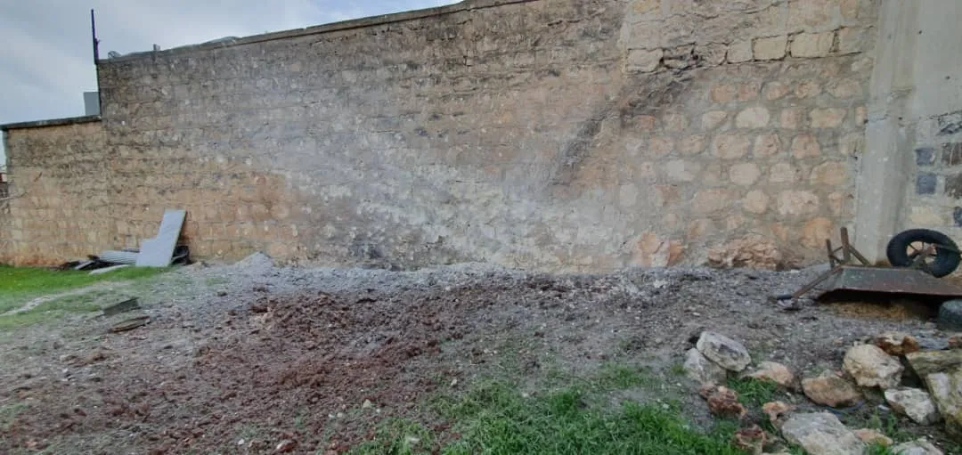 1 civil y 3 elementos del régimen sirio fueron heridos en bombardeos de Sherawa