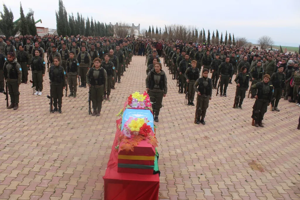 Al-Darbasiya se despidió del cadáver del mártir de Reshad Alo