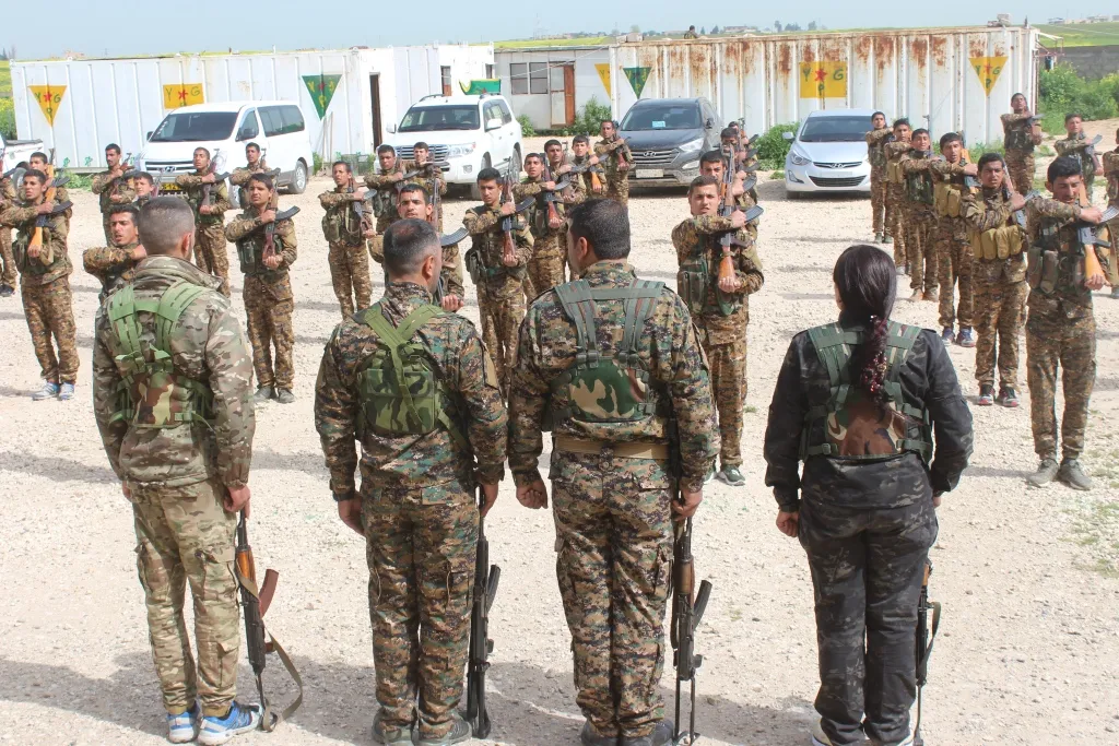 Nuevos combatientes se unieron a YPG