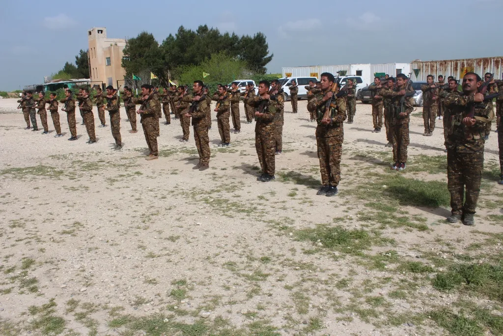 Nuevos combatientes se unieron a YPG