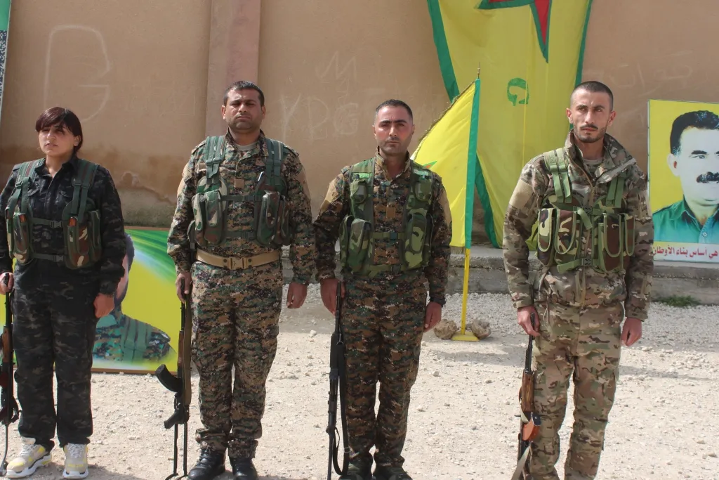 Nuevos combatientes se unieron a YPG