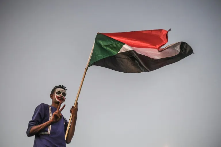 Acuerdo entre manifestantes sudaneses y Consejo Militar para "continuar las reuniones"