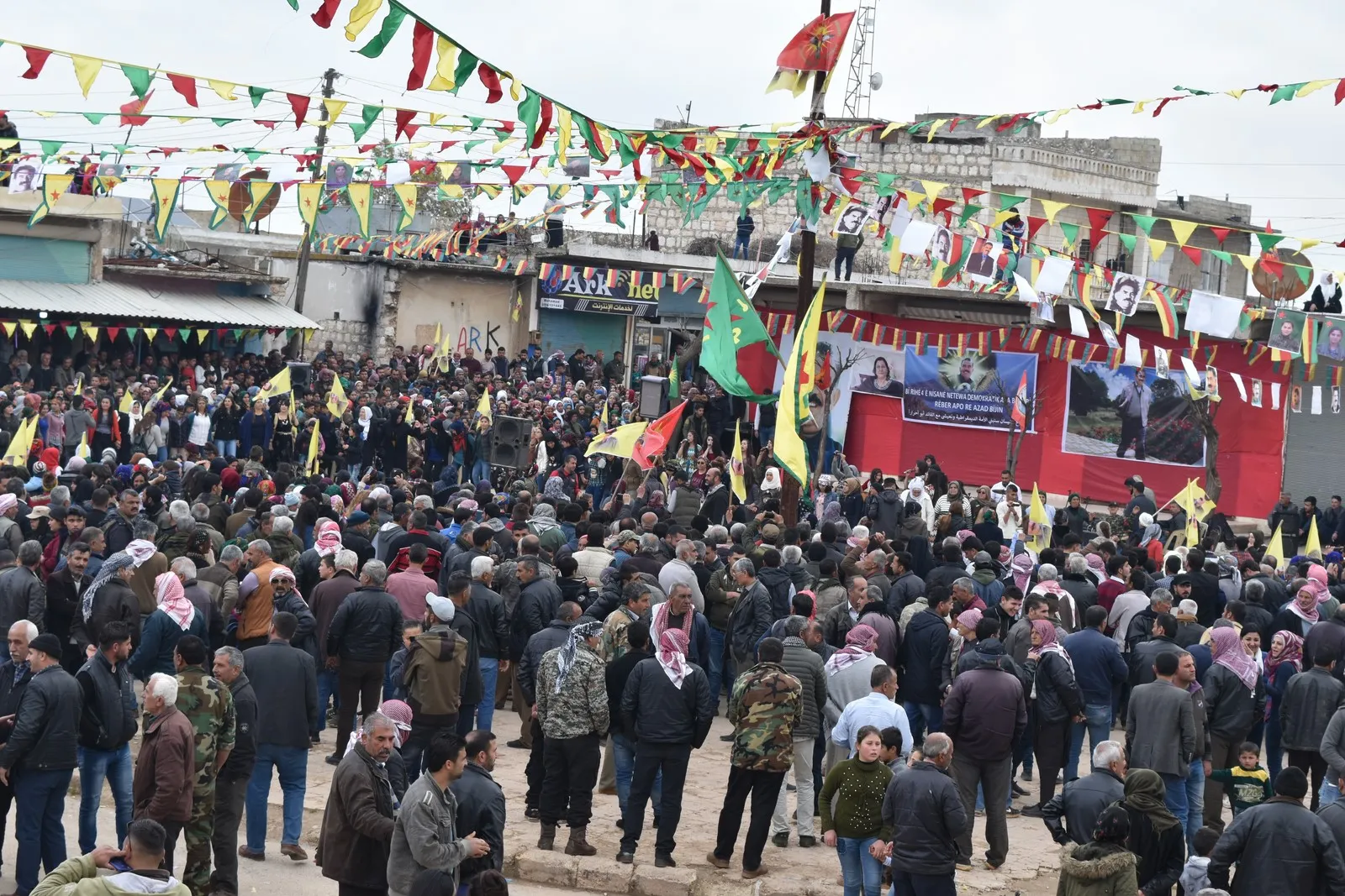 Diversas celebraciones y eventos en Norte y Este de Siria en el cumpleaños de Ocalan