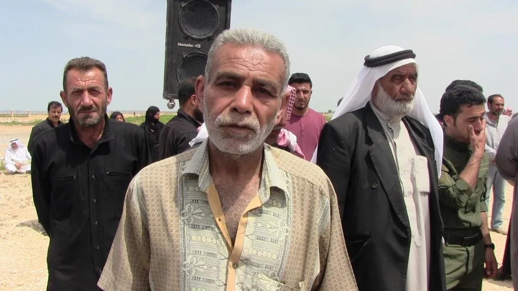 Cadáver del mártir Ahmad al-Hussein se despidió en al-Raqqa