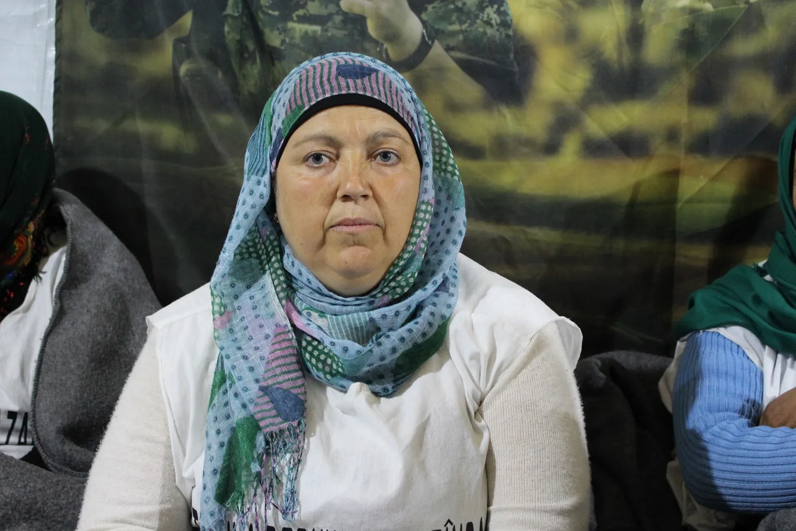 ¿Cómo pasan las mujeres de Afrin las noches bajo la carpa?